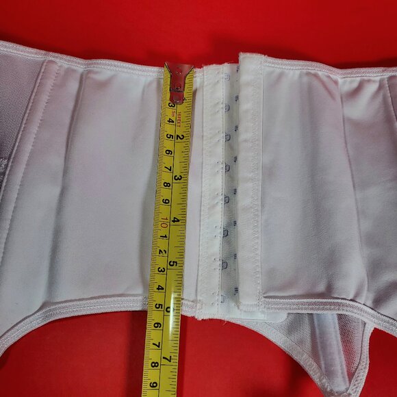 Coquette Sturdy White Garter Belt – New With Tags (8 Available) - Picture 7 of 12